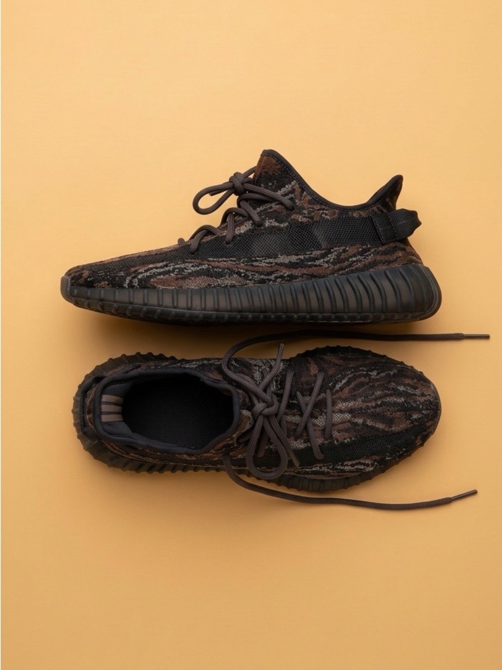 Yeezy Men's Black and Brown Patterned Knit Lace-Up Sneakers